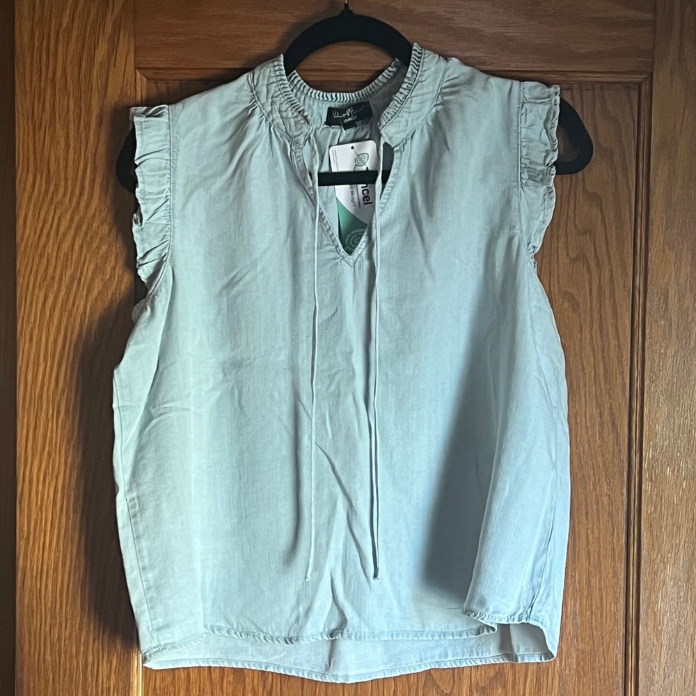 Velvet Heart Los Angeles Sleeveless Chambray Denim Shirt size Medium